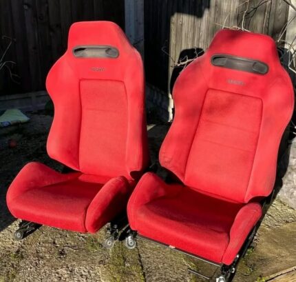 eclining red EK9/DC2 Recaros Seat