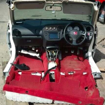 2005-2006 Dc5 type r rhd halfcut for parts