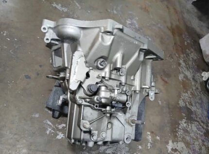 Honda Si 6 speed k20z3 lsd k series transmission with type s shift selector.