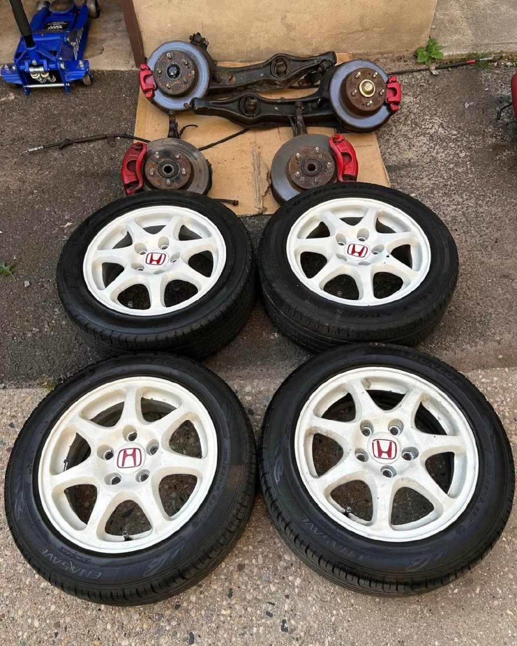 8e56c6bf-c419-4eb5-b2e3-06e0bd47f8c7